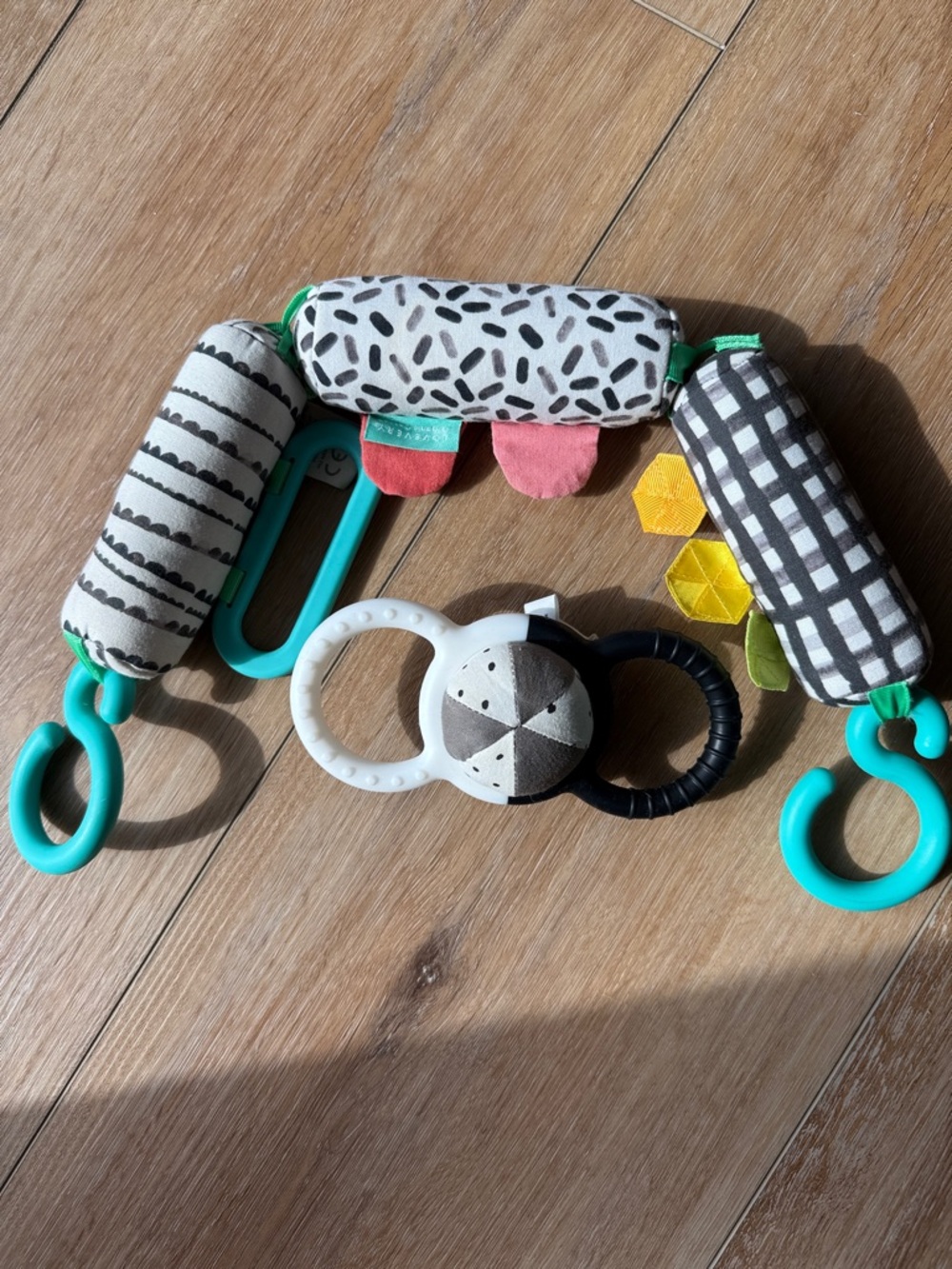 Lovevery Newborn Sensory Links and Rattle